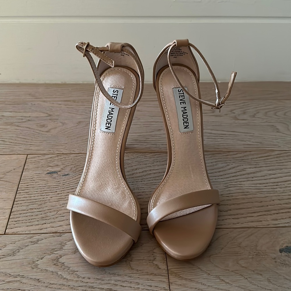 Steve Madden beige sandal heel